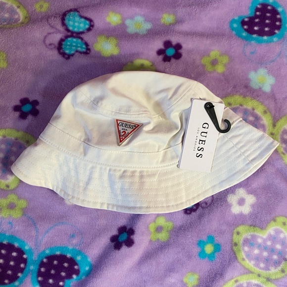 NWT Guess white BUCKET Hat - Picture 7 of 9